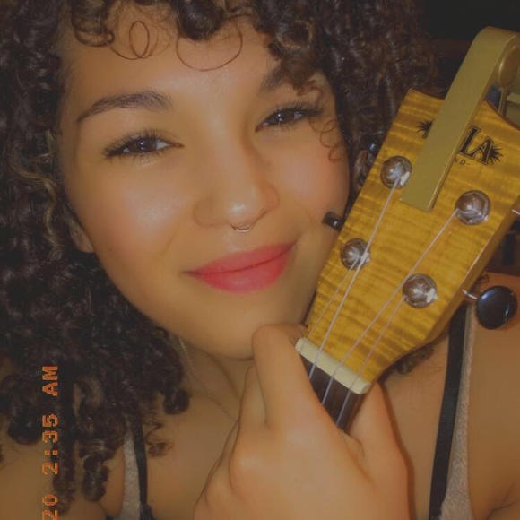 Meet your Posher, Halla - Picture 4 of 4